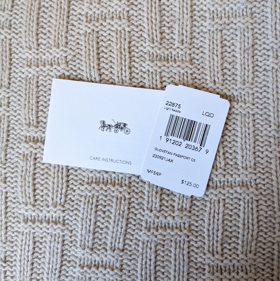 Coach Passport Case in Light Saddle - BNWT - Picture 10 of 14